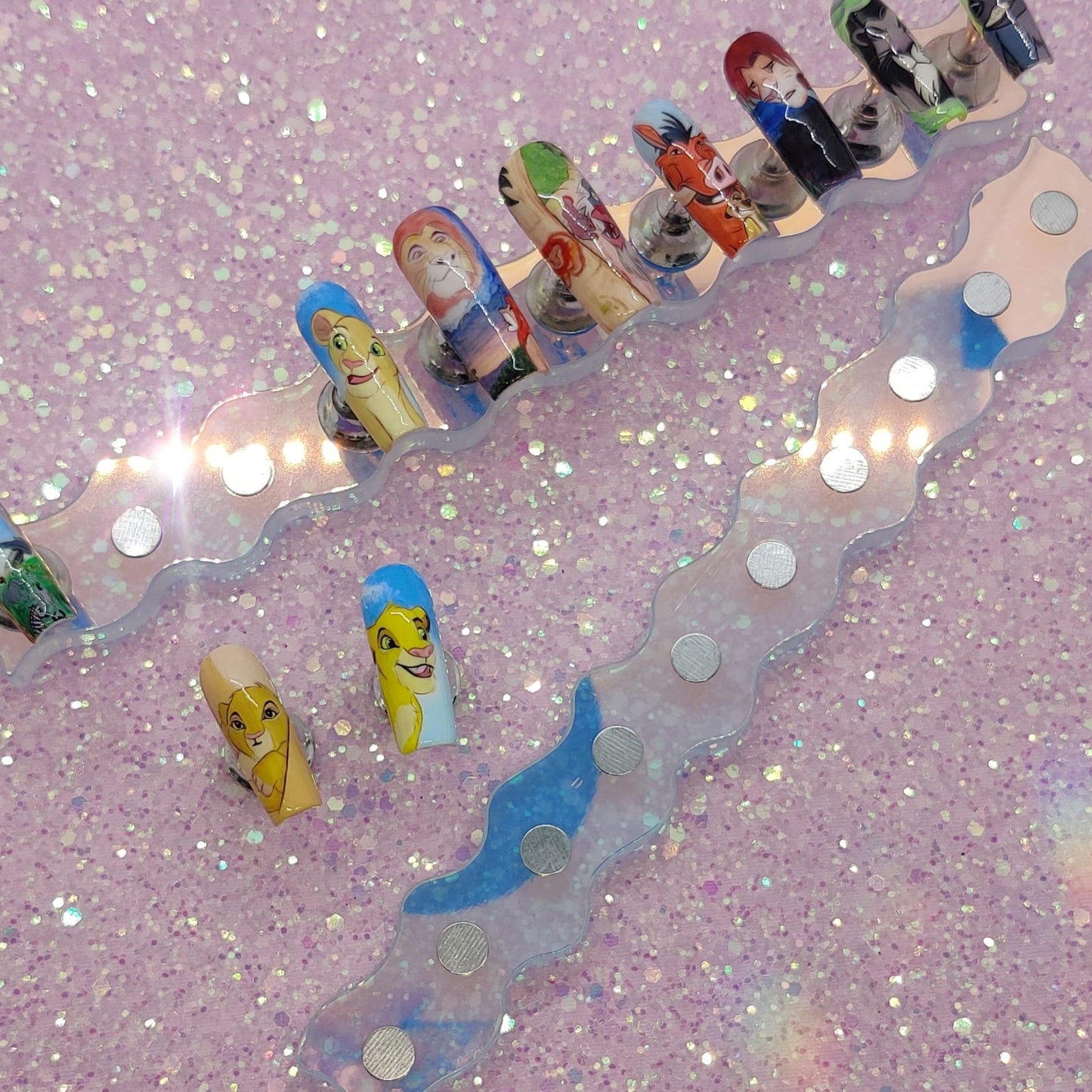 HOLOGRAPHIC NAIL DISPLAY HOLDER- HOLDS 10 NAILS!