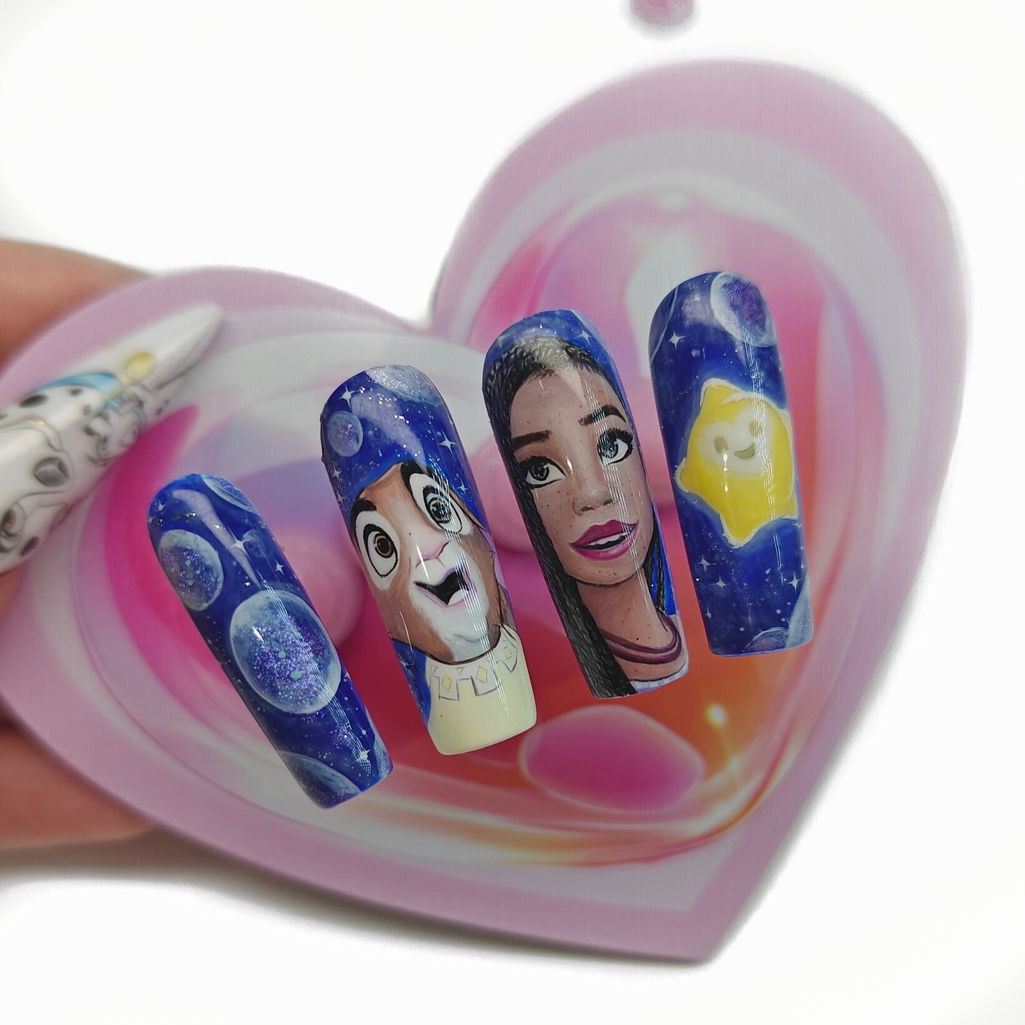 MAGNETIC HEART STAND